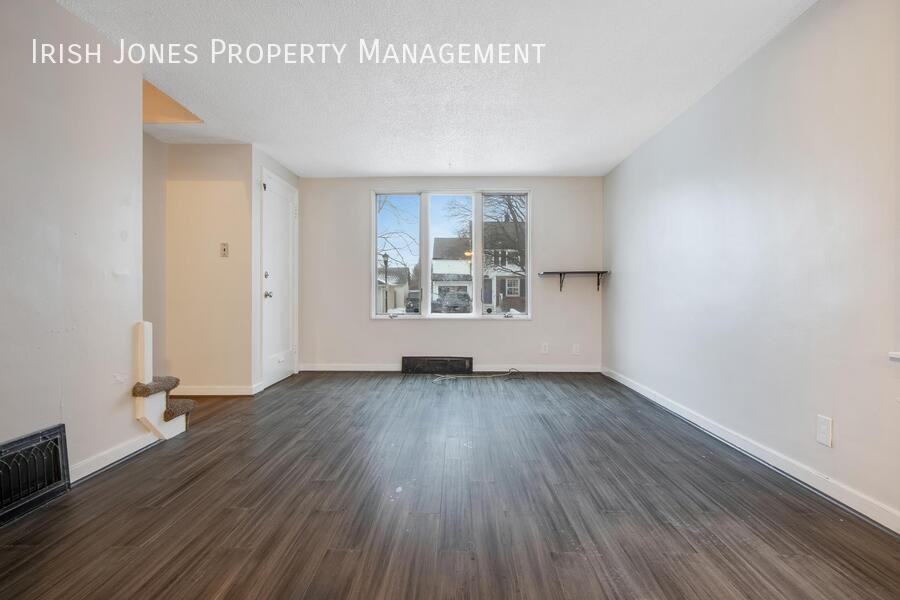 15 Arbour Ln #1LEFT - Photo 5 of 11