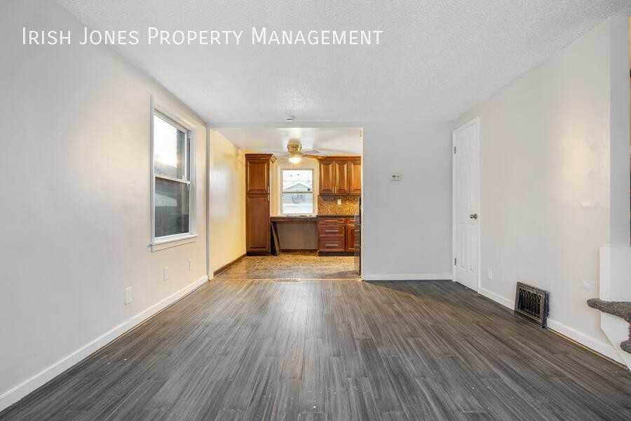 15 Arbour Ln #1LEFT - Photo 6 of 11