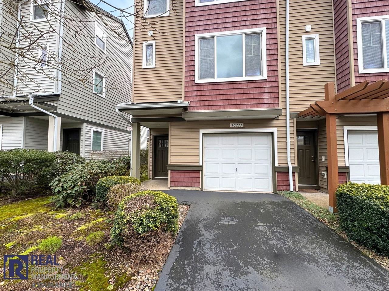 10733 Ne Gateway Pl - Photo 3 of 22