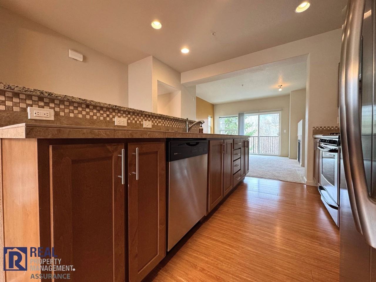 10733 Ne Gateway Pl - Photo 6 of 22