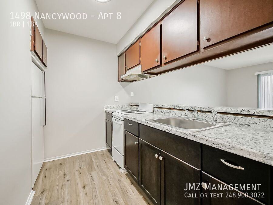 1498 Nancywood Dr #8 - Photo 6 of 12