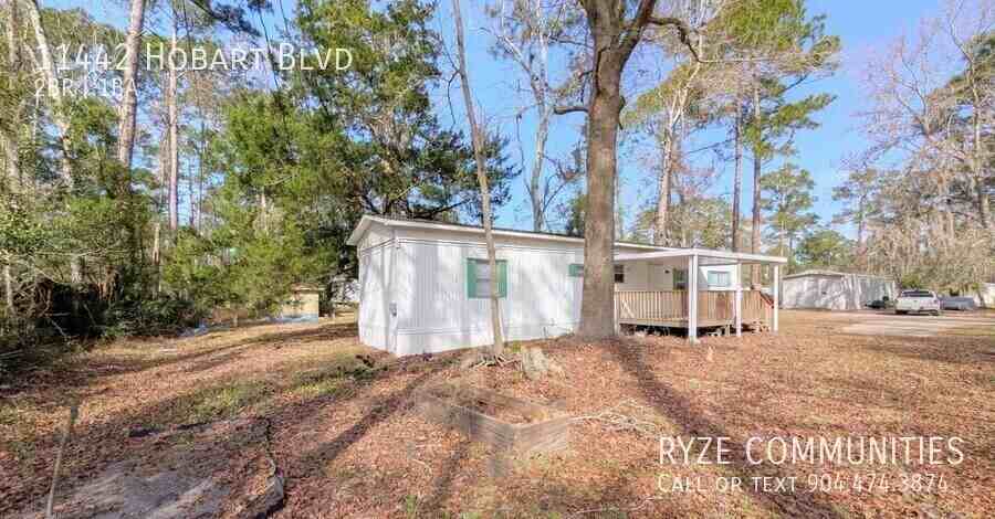 11442 Hobart Blvd - Photo 2 of 17