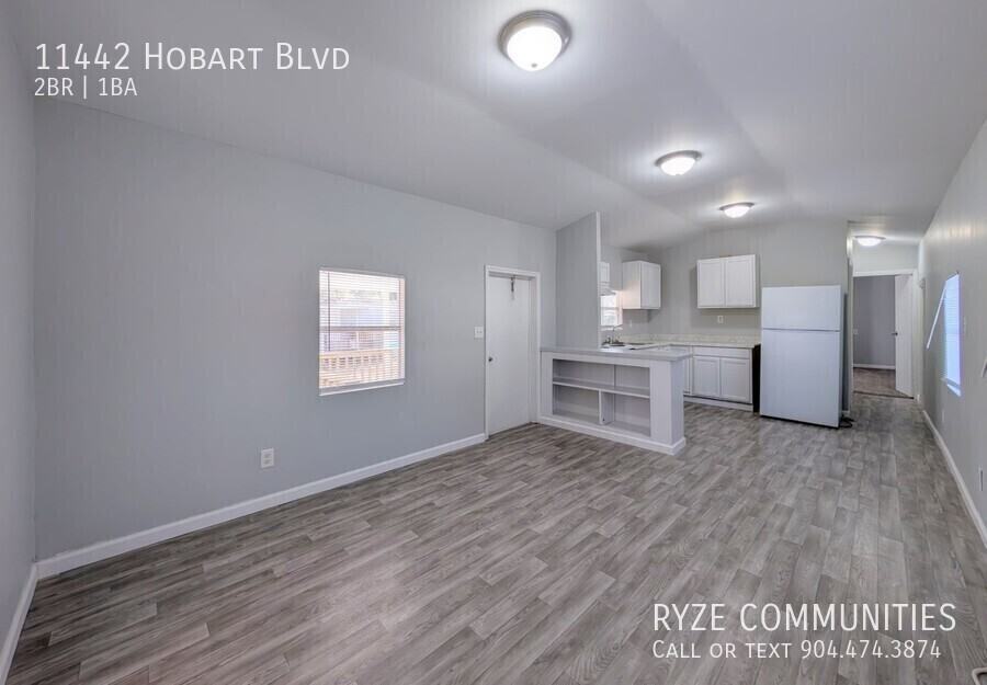 11442 Hobart Blvd - Photo 6 of 17