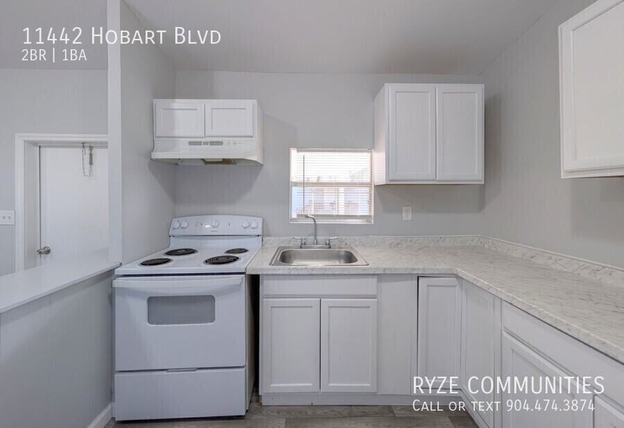 11442 Hobart Blvd - Photo 7 of 17