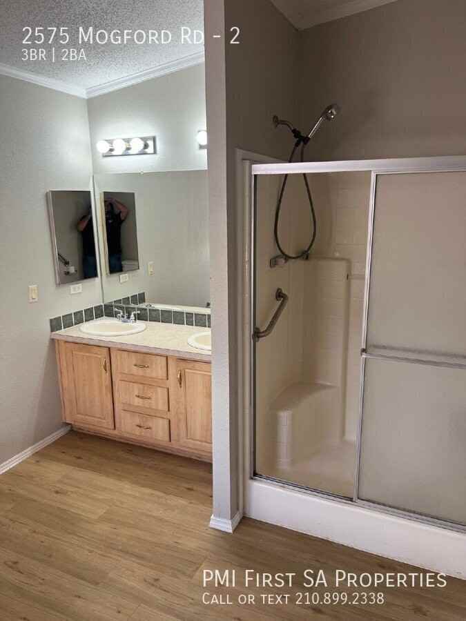 2575 Mogford Rd #2 - Photo 6 of 8