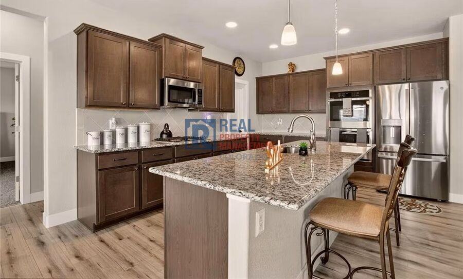 6687 Rolling Creek Dr - Photo 6 of 35