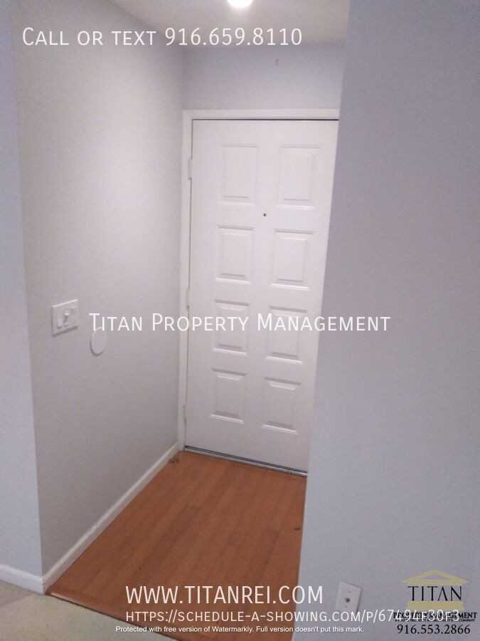 1631 10th St #2 - Photo 3 of 27