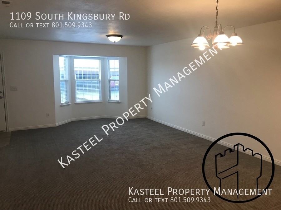 1109 S 1850 W - Photo 4 of 10