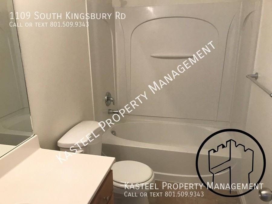 1109 S 1850 W - Photo 6 of 10