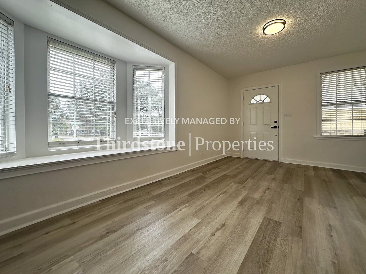 1178 Murray Dr - Photo 3 of 23