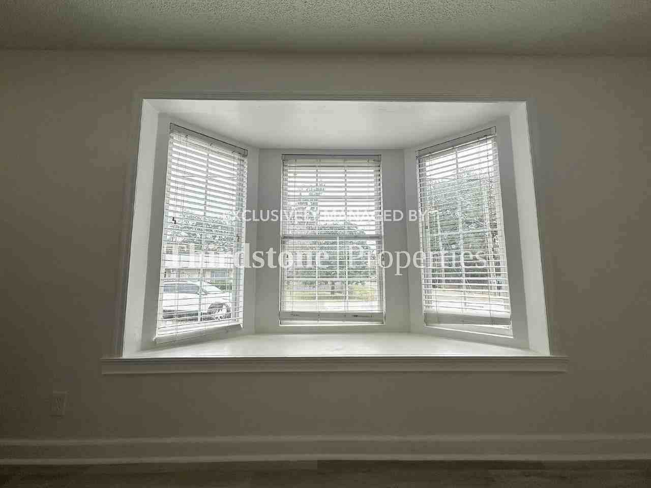 1178 Murray Dr - Photo 4 of 23