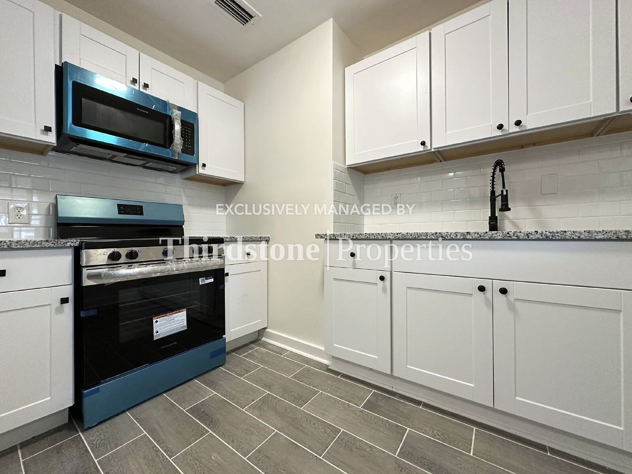 1178 Murray Dr - Photo 5 of 23