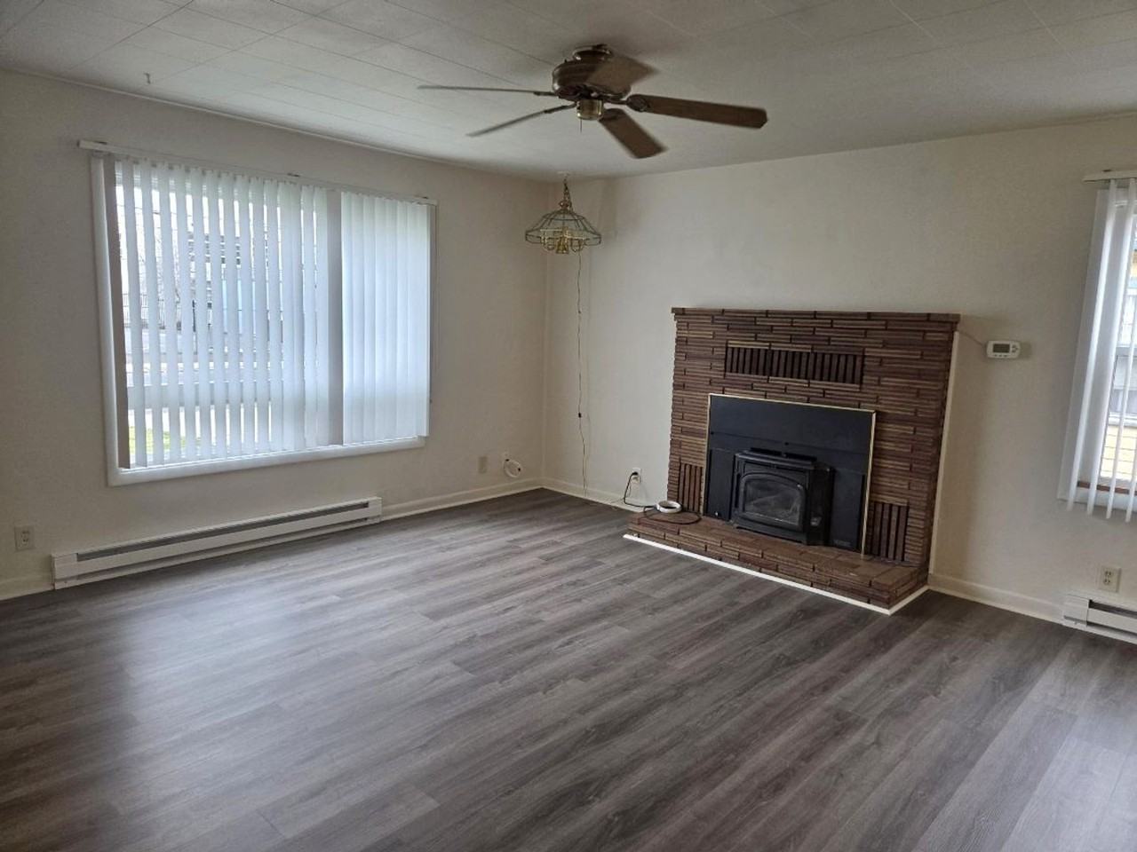 927 Dakota Ave - Photo 3 of 24