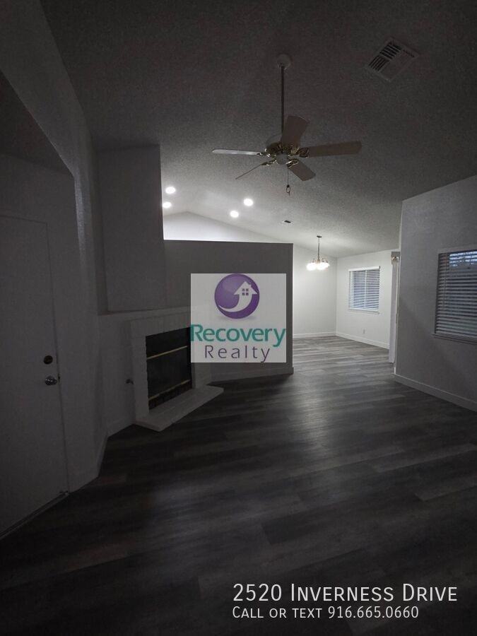 2520 Inverness Dr - Photo 4 of 13