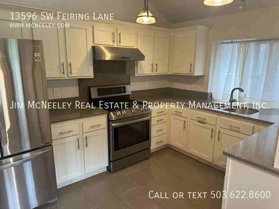 13596 Sw Feiring Ln - Photo 2 of 21