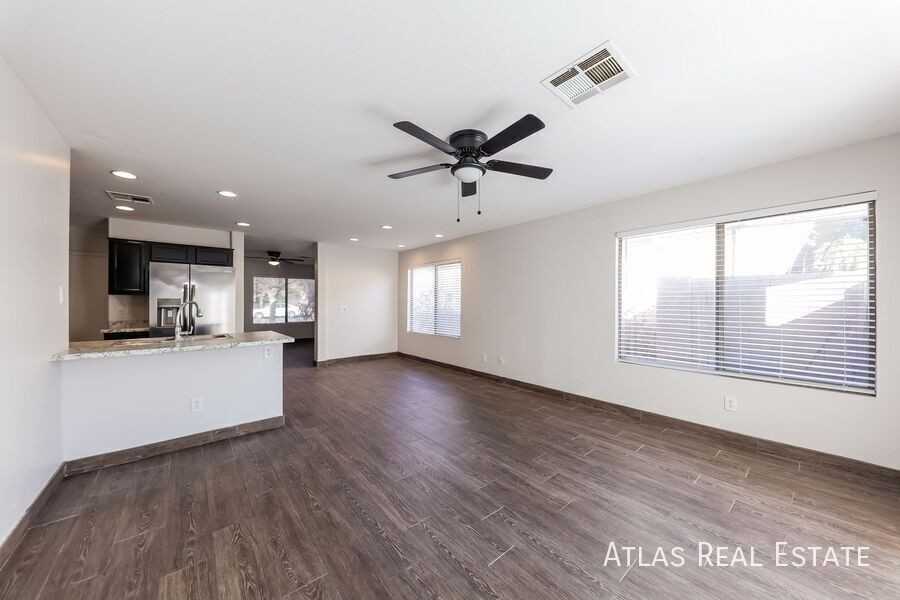 14219 N 150th Ave - Photo 4 of 20