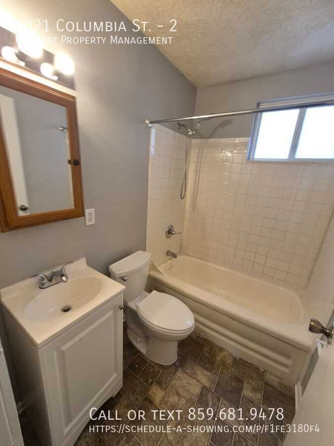 1021 Columbia St #2 - Photo 7 of 12