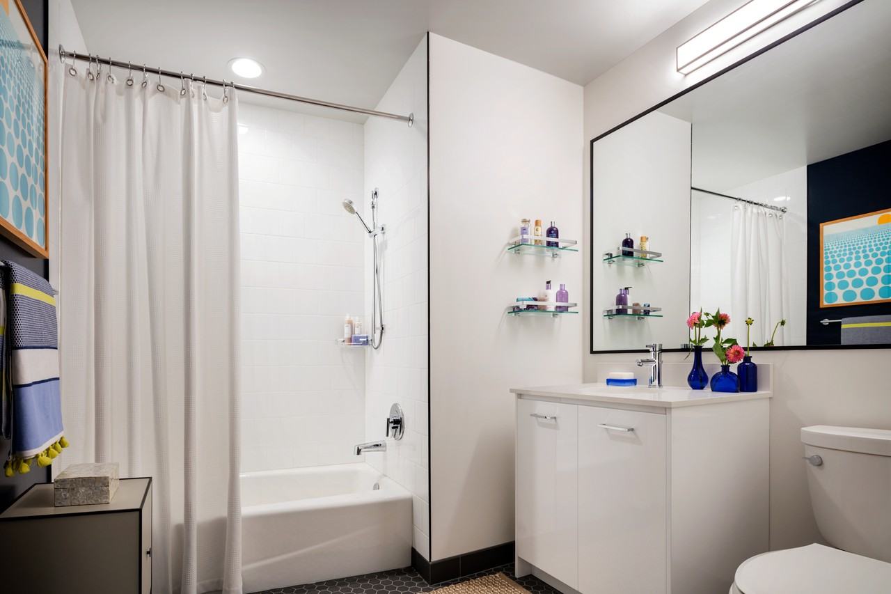 Landmark West Loop - Photo 7 of 34