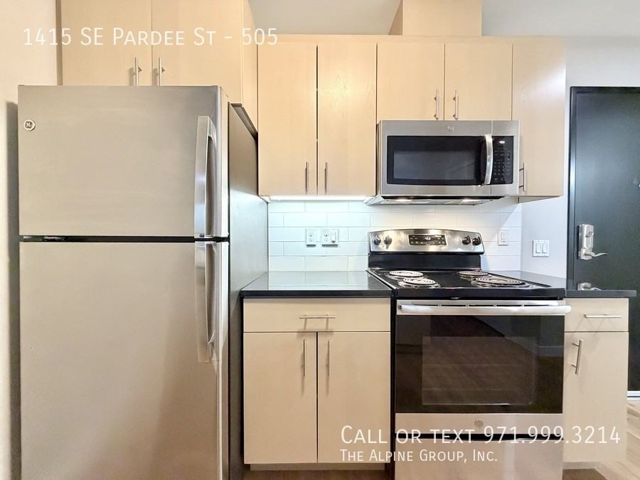 1415 Se Pardee St #505 - Photo 4 of 44