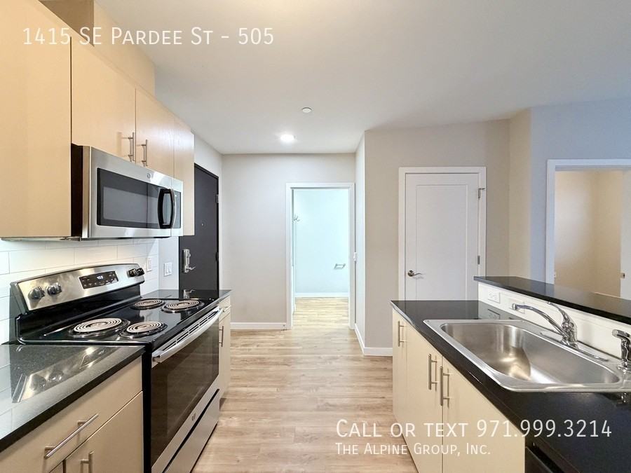 1415 Se Pardee St #505 - Photo 6 of 44