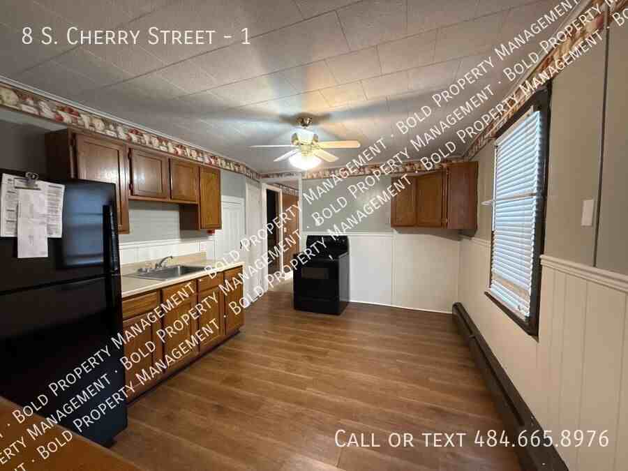 8 S Cherry St #1 - Photo 5 of 12