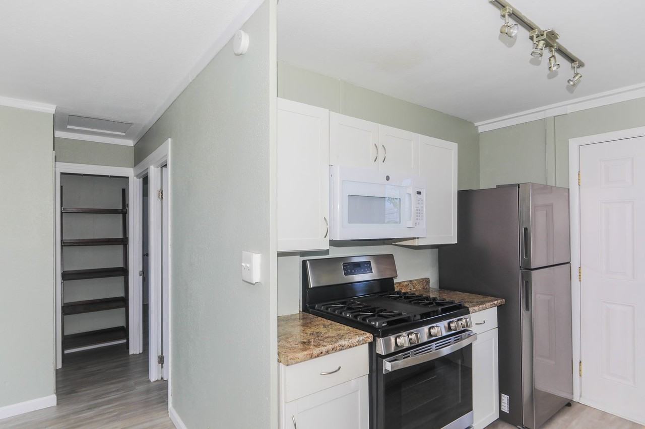 908 Simon Rd - Photo 7 of 23