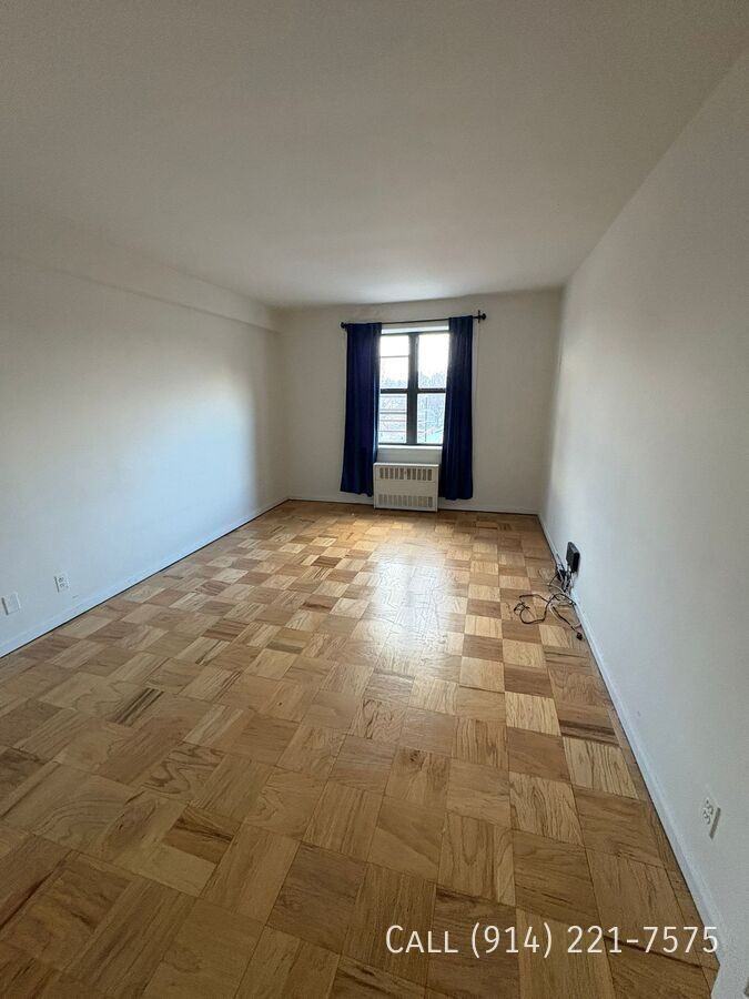 793 Mclean Ave - Photo 3 of 6