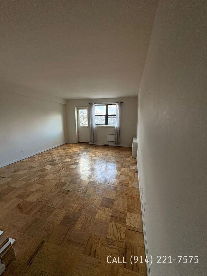 793 Mclean Ave - Photo 5 of 6