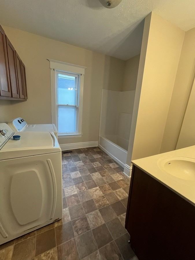 154 Straight Ave Sw - Photo 3 of 16