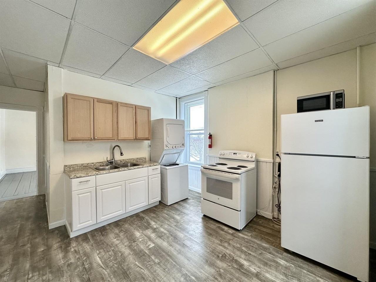 270 8th St #2 - Photo 4 of 8