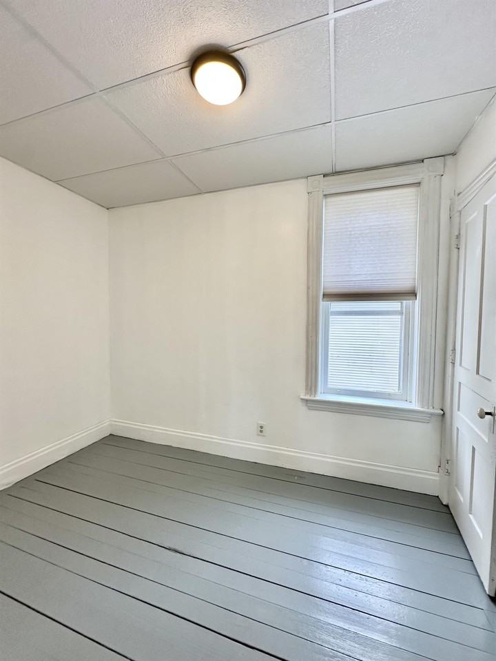 270 8th St #2 - Photo 6 of 8