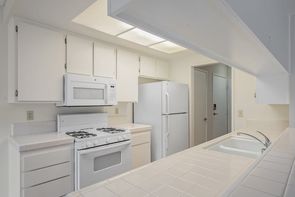 Trabuco Villas - Photo 6 of 34