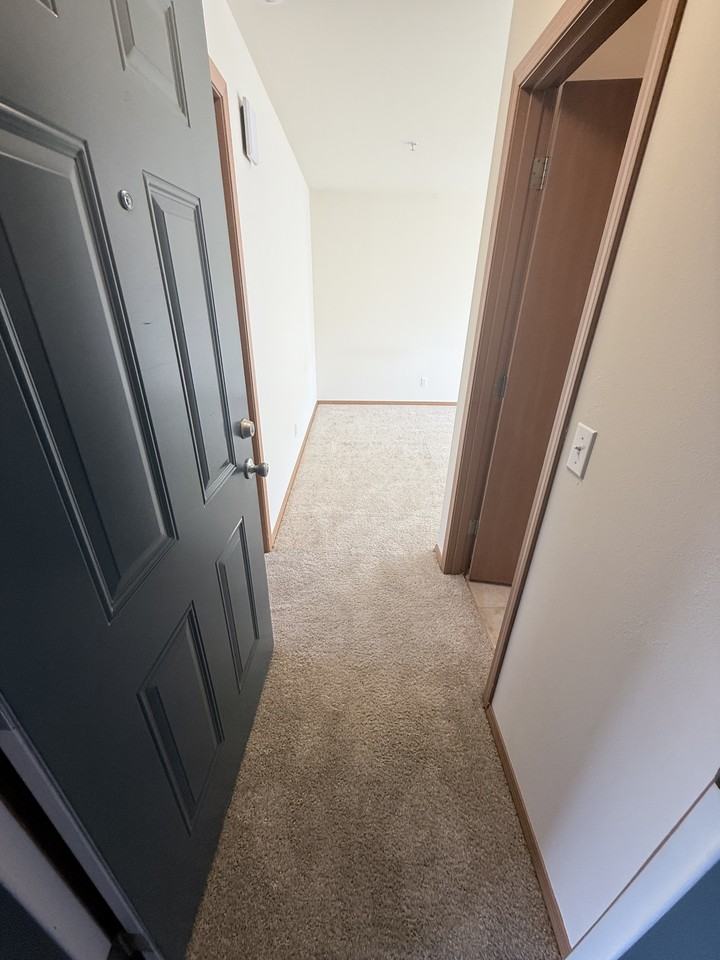 324 Avenue J - 5 #1 - Photo 4 of 28