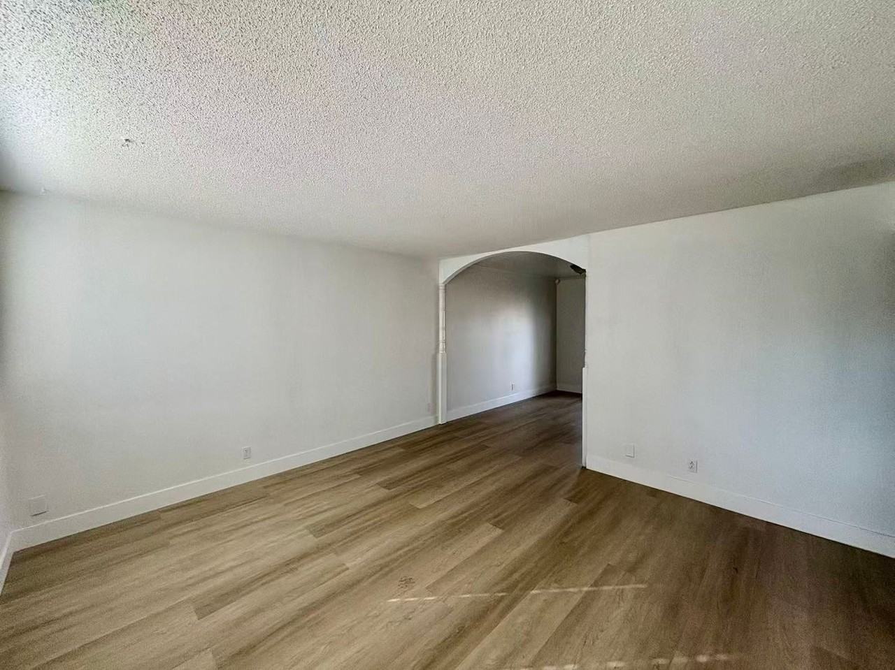 6508 Evergreen Ave - Photo 3 of 19