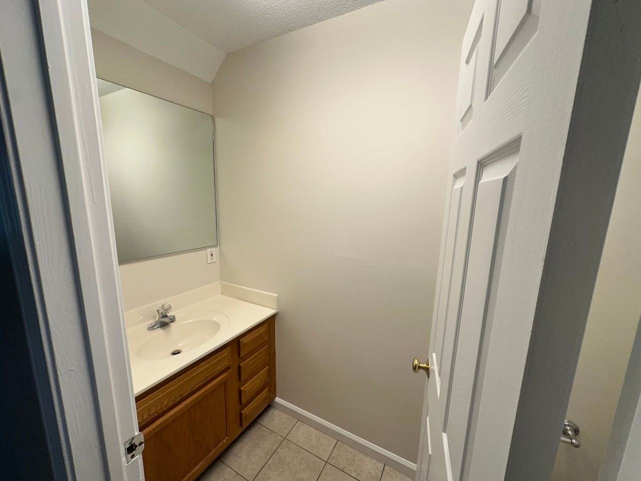 409 W 14th St #1 - Photo 7 of 13