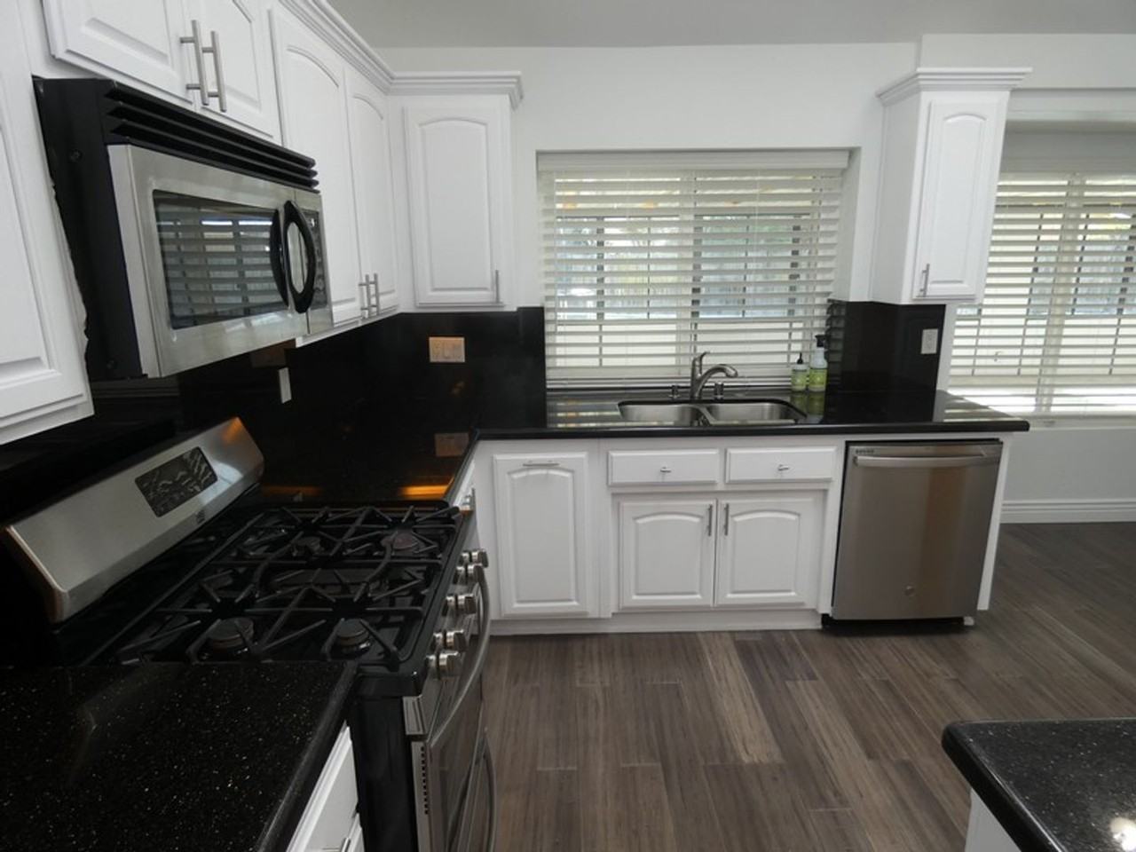 632 Amber Ln - Photo 5 of 13