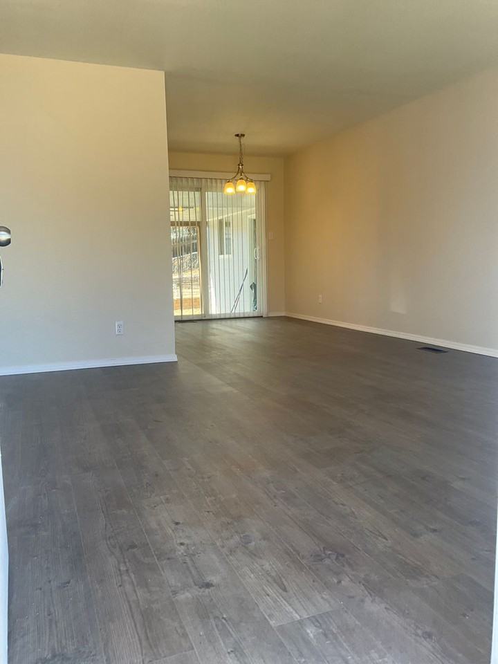 1418 Baylor Dr - Photo 4 of 19