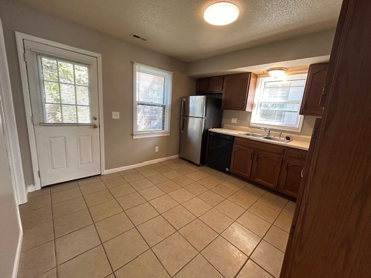 219 N Garrison Ave - Photo 7 of 38