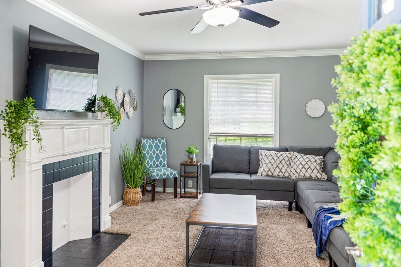 1609 S 39th St #1 - Photo 3 of 14