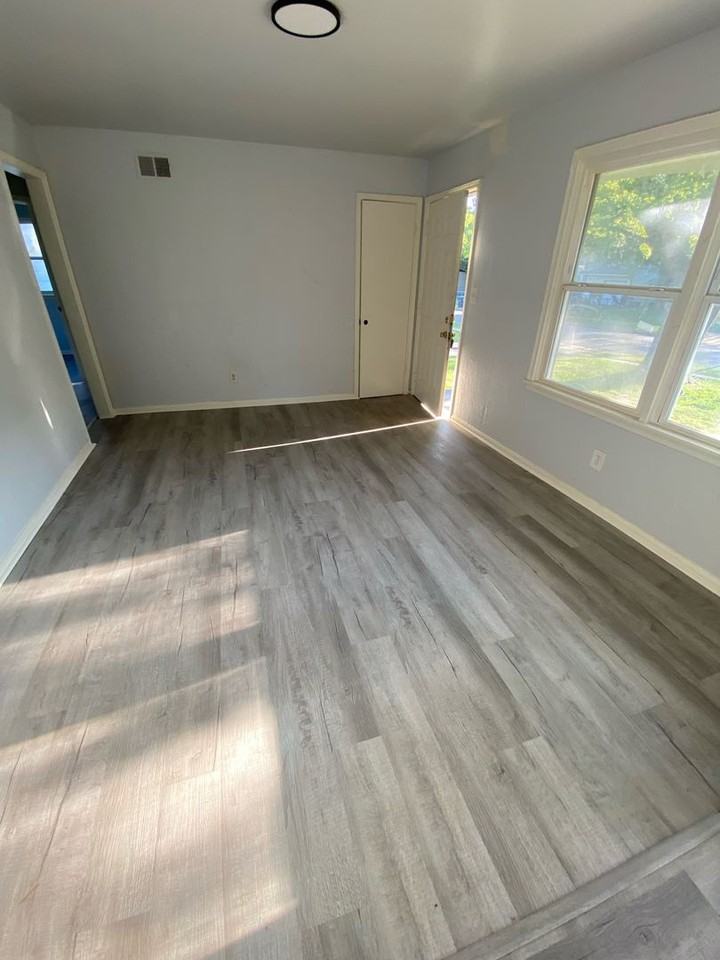 6328 N Boulder Ave - Photo 2 of 4