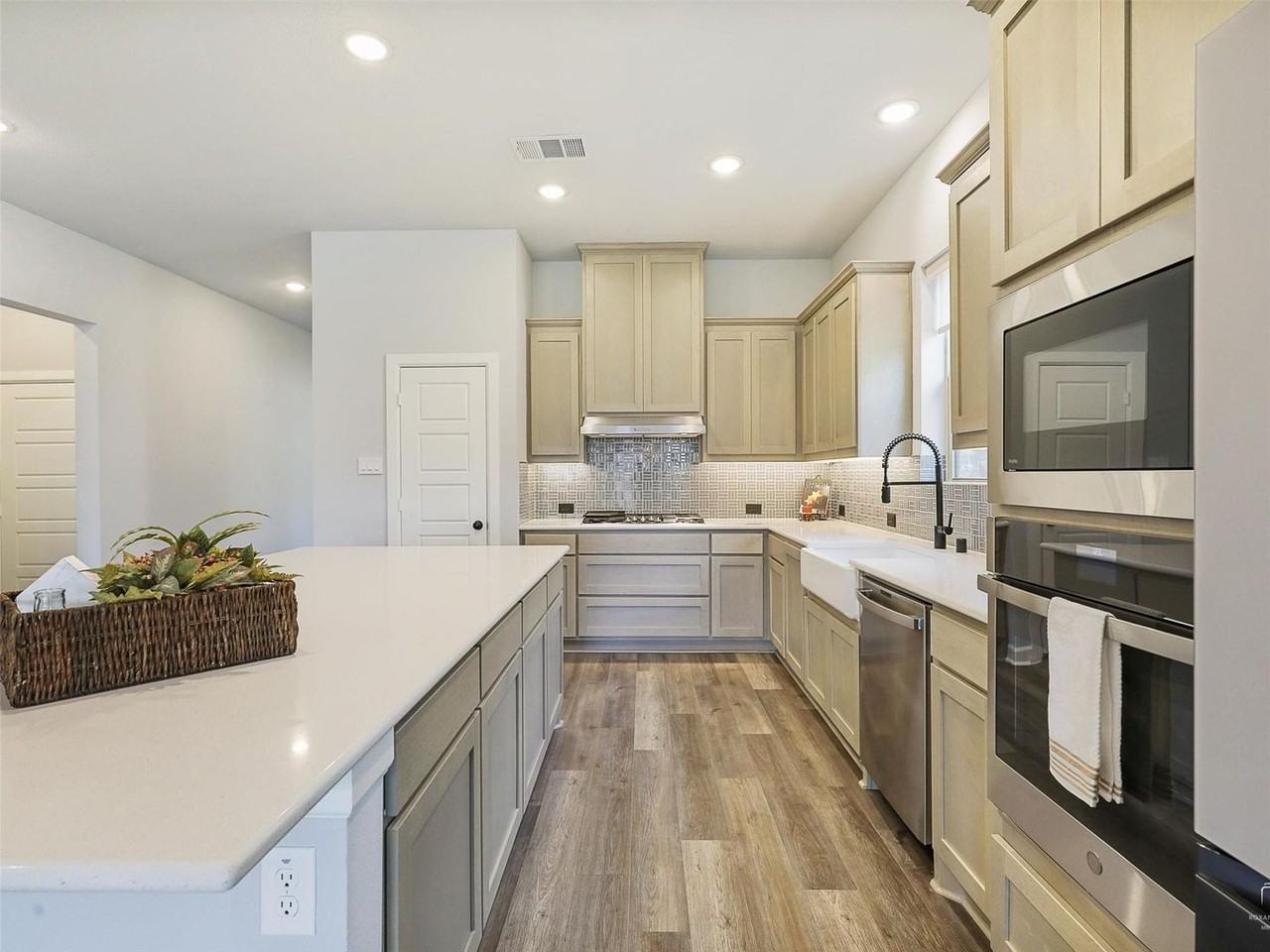 3705 Prickly Pear Rd - Photo 4 of 10