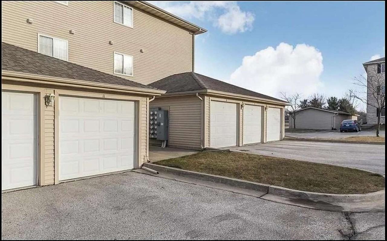 10161 Sutton Dr - Photo 2 of 14