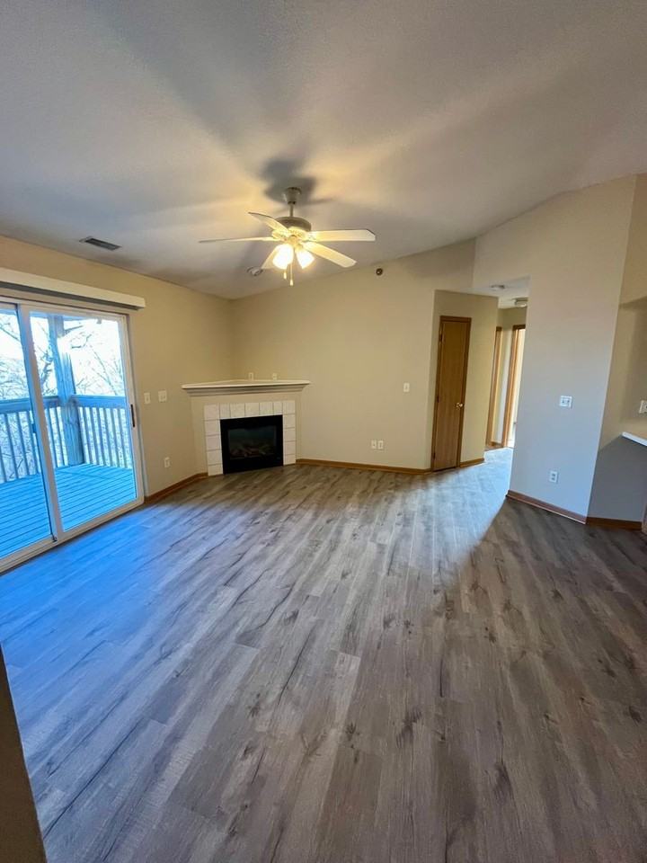 10161 Sutton Dr - Photo 3 of 14