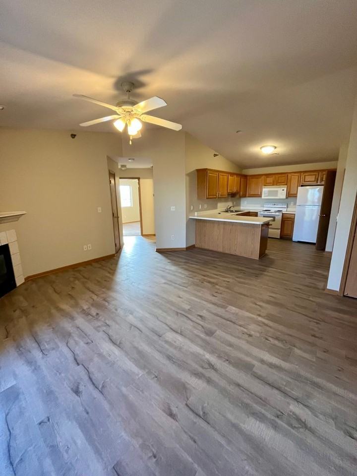 10161 Sutton Dr - Photo 5 of 14