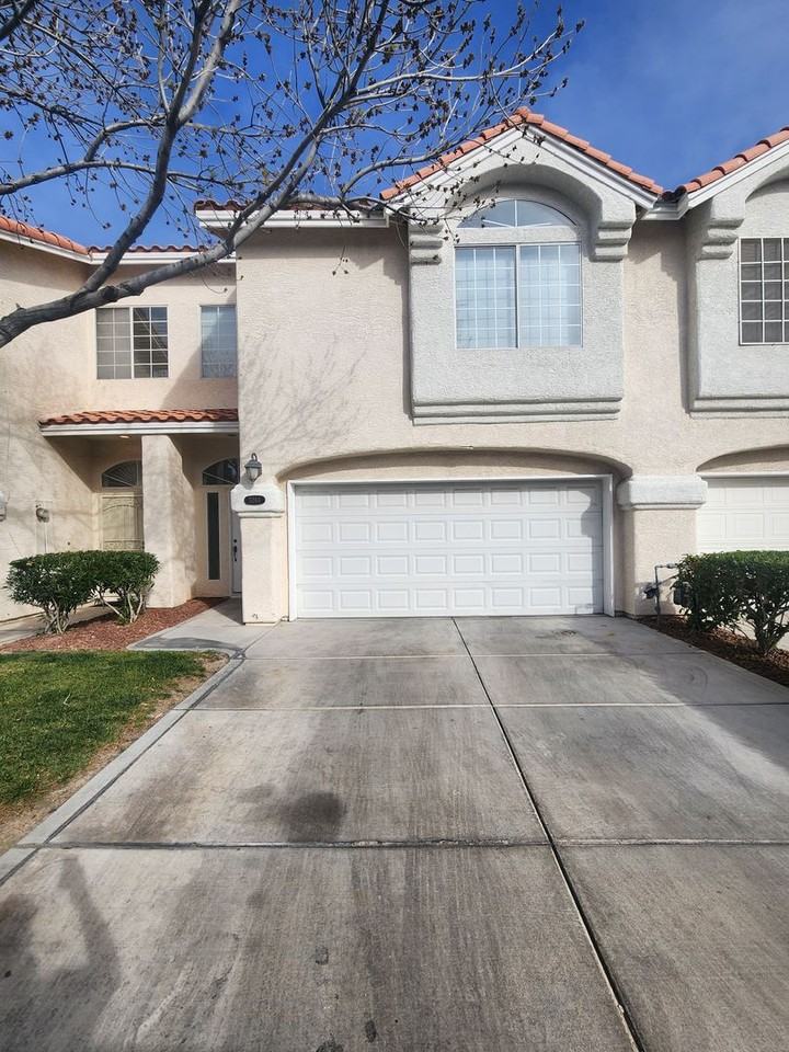 5264 Island Chain Rd - Photo 2 of 23