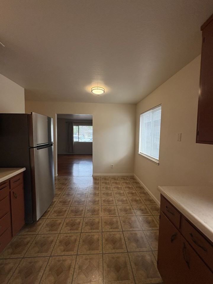 820 Bryte Ave - Photo 4 of 10