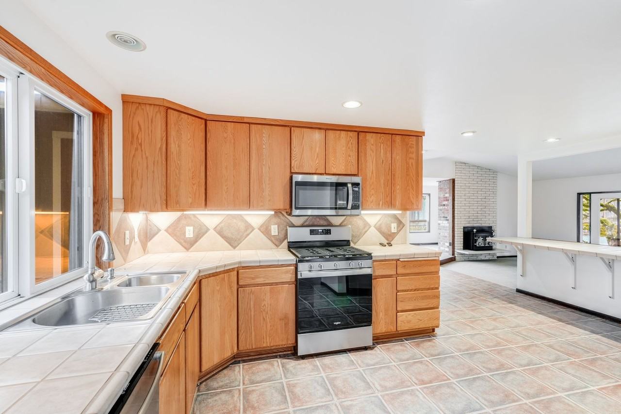 14389 Se Holly View Ct - Photo 3 of 12