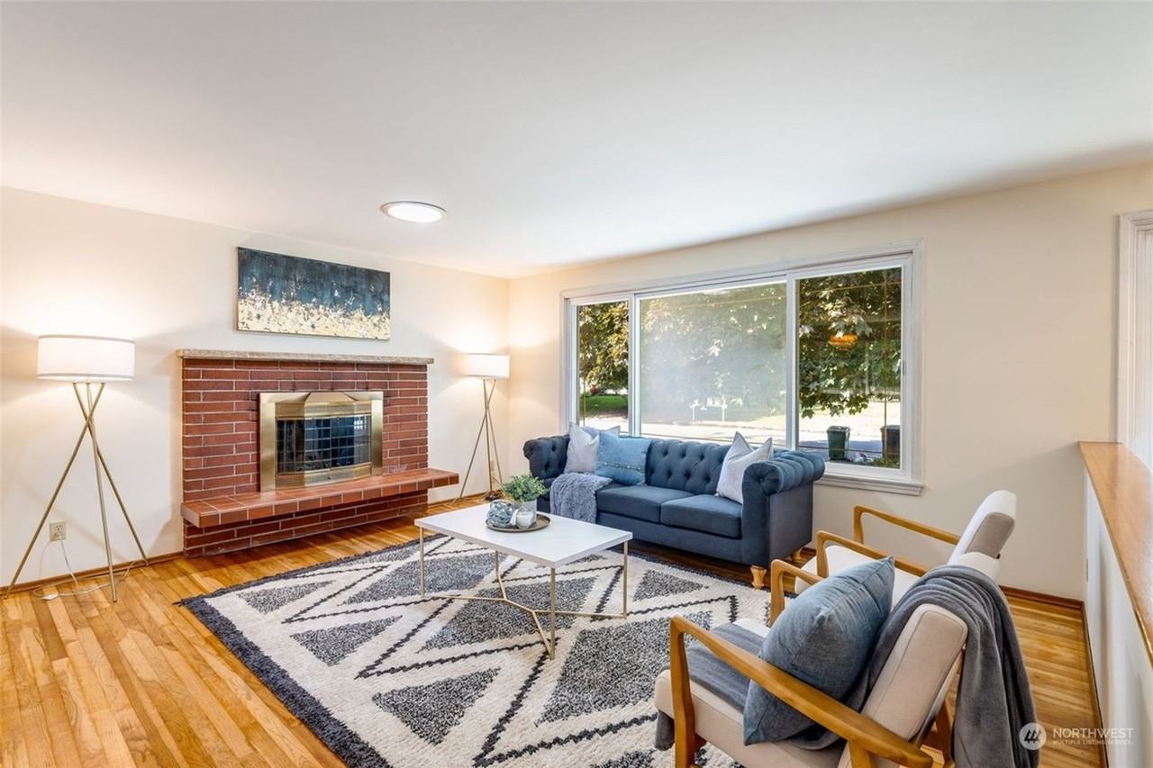 15822 5th Pl S - Photo 2 of 14