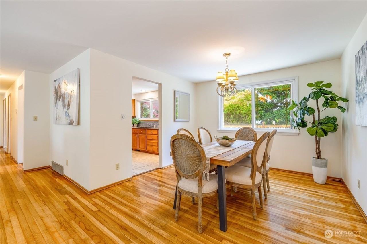 15822 5th Pl S - Photo 5 of 14