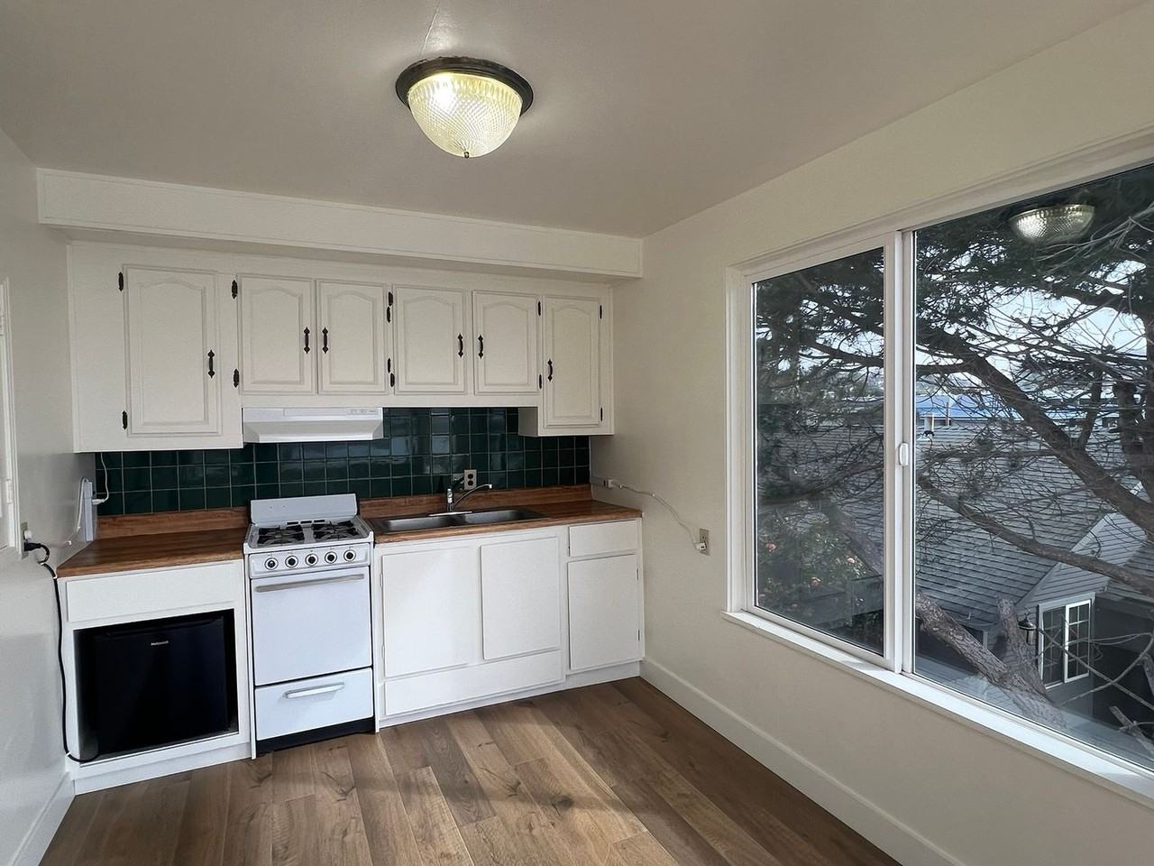 964 Pelican Pl - Photo 4 of 15